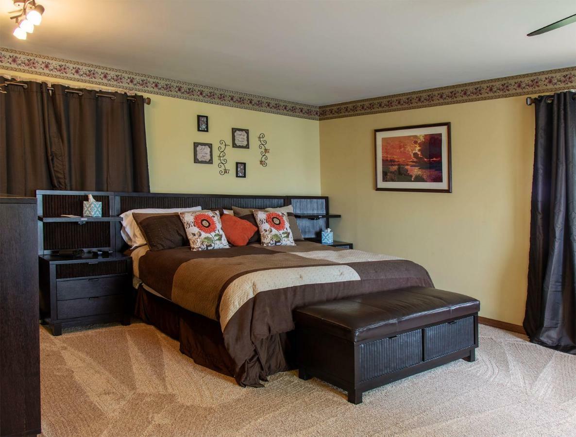 Shane Acres Country Inn Juneau Экстерьер фото