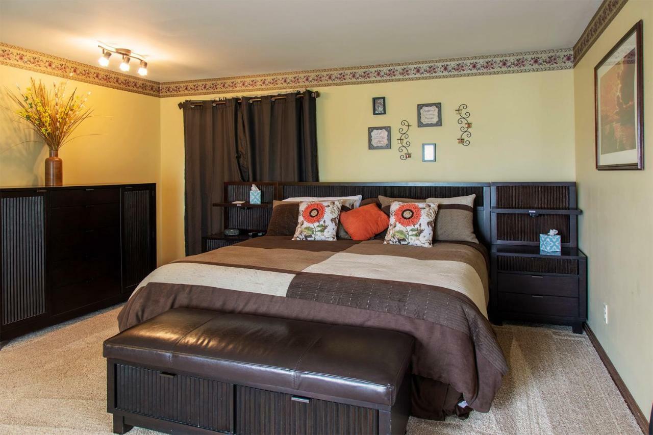 Shane Acres Country Inn Juneau Экстерьер фото